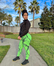 Load image into Gallery viewer, Graffiti leggings training outfit