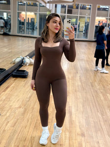 Long sleeve  & neckless shape jumpsuit enterizo