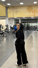 Load image into Gallery viewer, Wide 2pcs sweatpants &amp; hoodie set