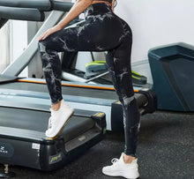 Load image into Gallery viewer, print teñido añadido training leggings